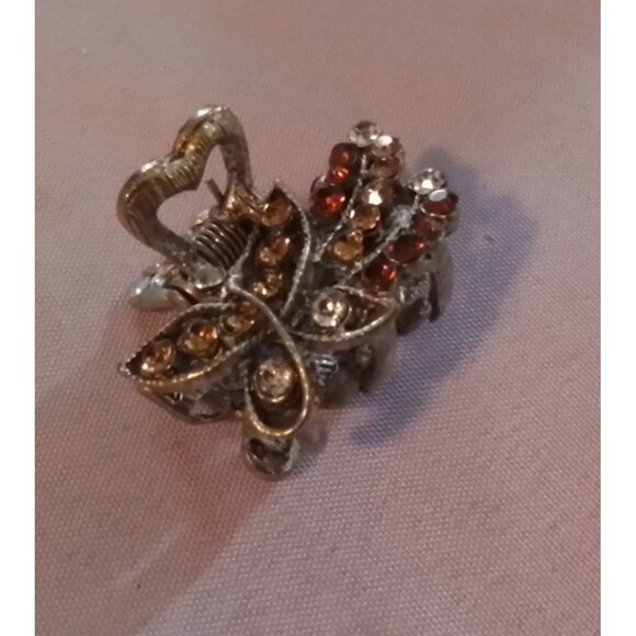 Vintage Butterfly Rhinestone Hair Claw Clip With Heart Spring Design - Picture 4 of 4